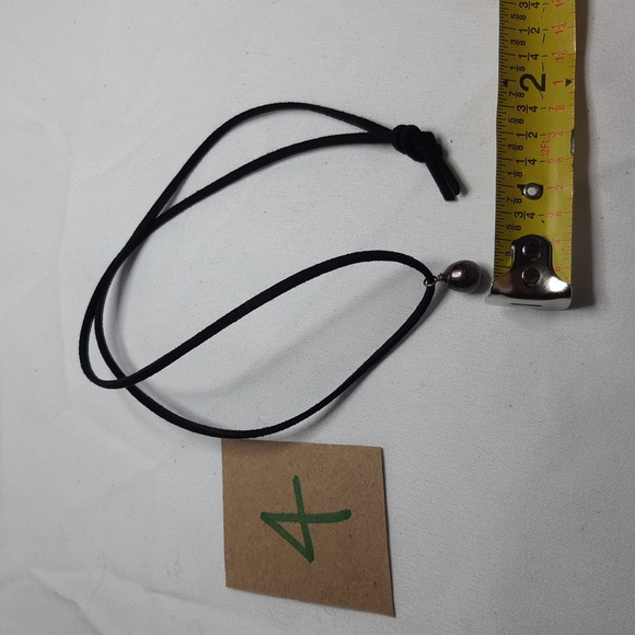 Black Peacock Pearl Copper Wire Wrapped Necklace - Picture 4 of 4